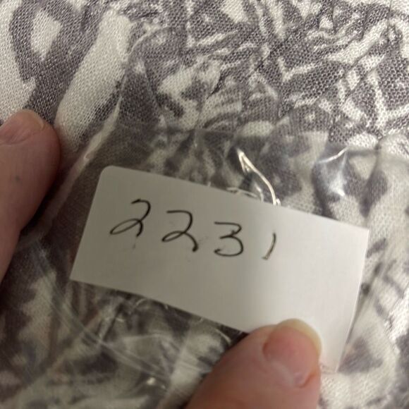 Cali 1850 size S Linen Viscose blend elastic waist short. - Picture 5 of 5
